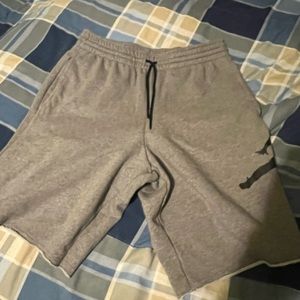 Jordan shorts grey size S
